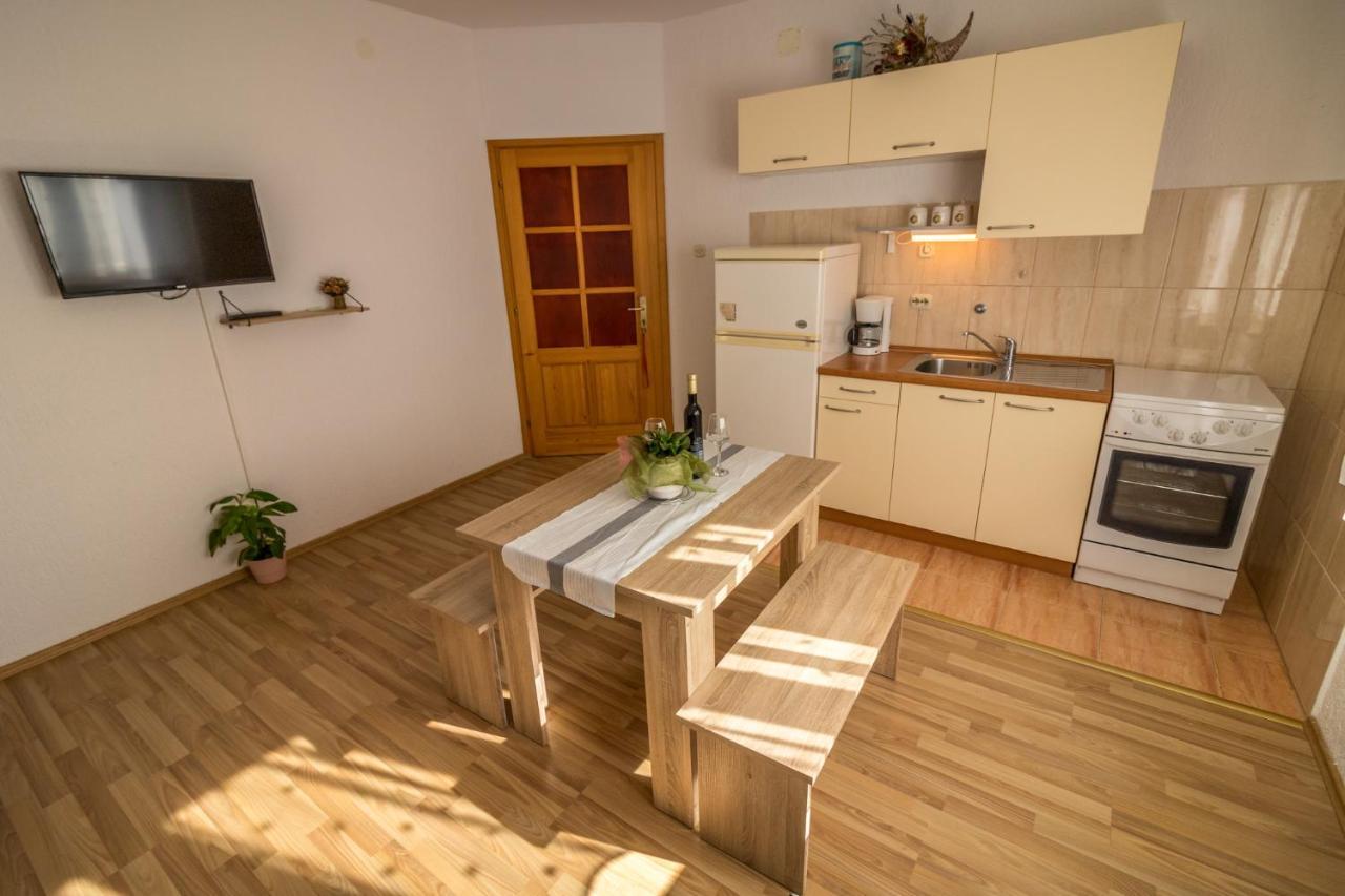 Apartmani Tonkica Супетарска-Драга Экстерьер фото